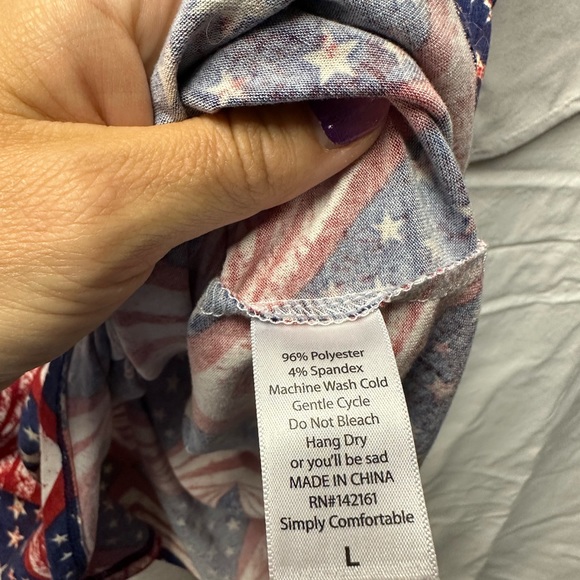 2 Large LuLaRoe Randy shirts - Picture 3 of 7